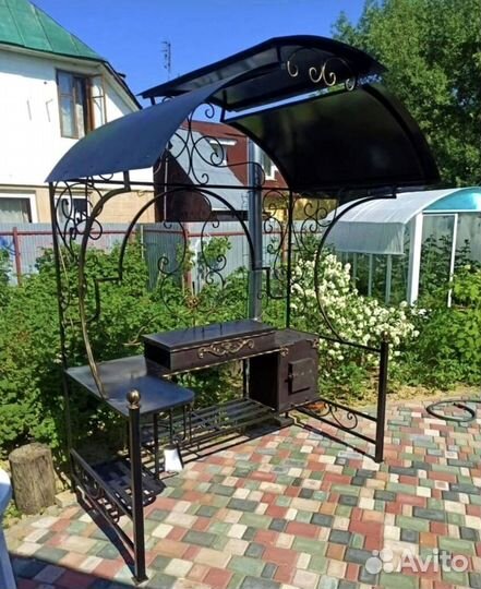 Мангал с крышей