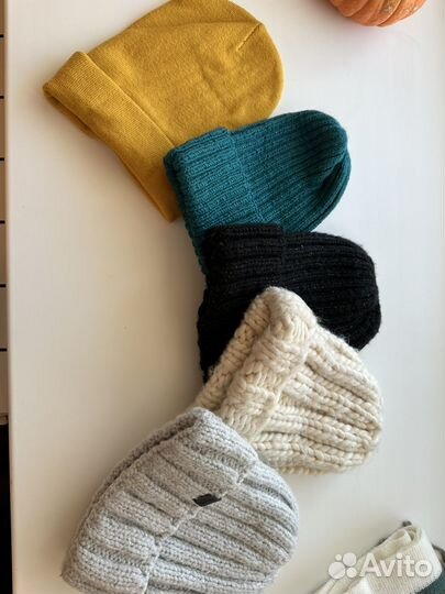 Шапки и шарф женские