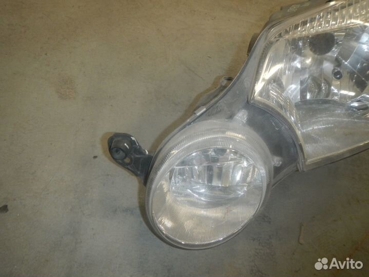 Б/У Б/У Фара левая, Skoda (Шкода) -yeti (09)