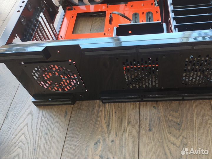 Компьютерный корпус Full-Tower nzxt Phantom
