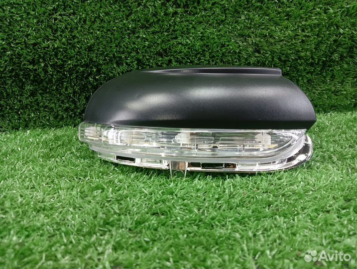 Поворотник в зеркало левый VW Golf 6 Touran VAG