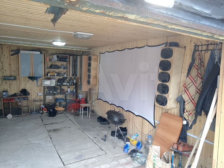 Гараж, > 30 м²