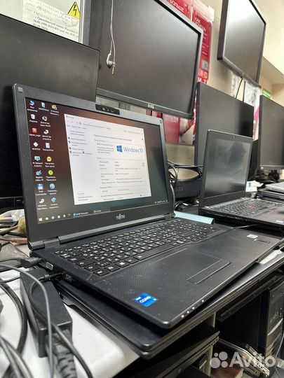 Японец Fujitsu e5511 i5-1135g7/8/256/ISP