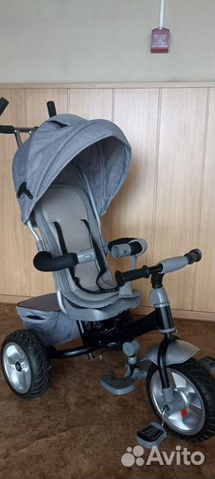 Детский трехколесный велосипед с ручкой