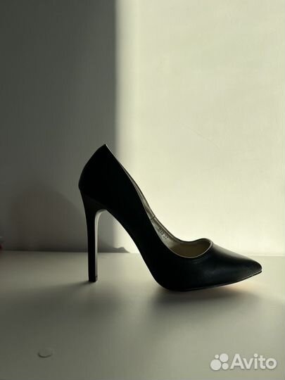 Туфли женские лодочки 37 р