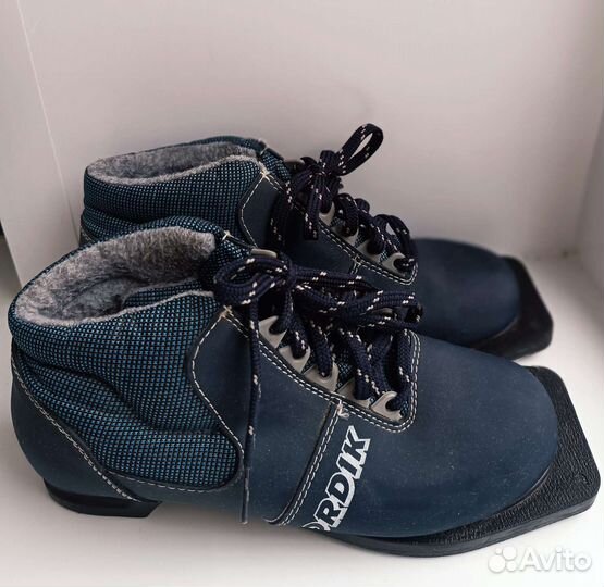 Лыжные ботинки