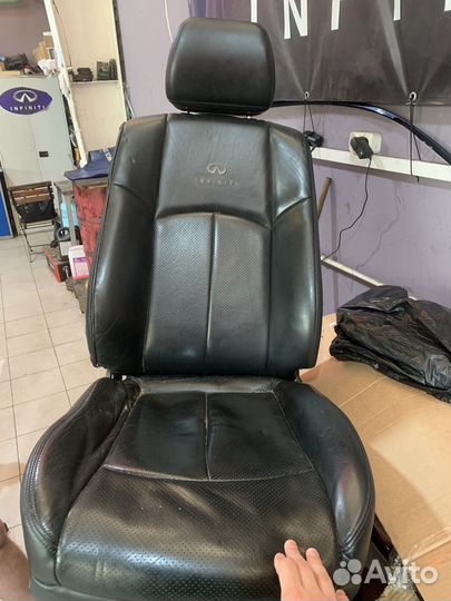 Передее правое сиденье Infiniti G35