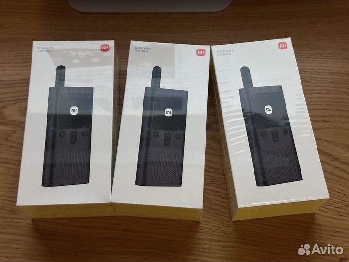 Рация Xiaomi Walkie Talkie 3 (LTE) осталась одна