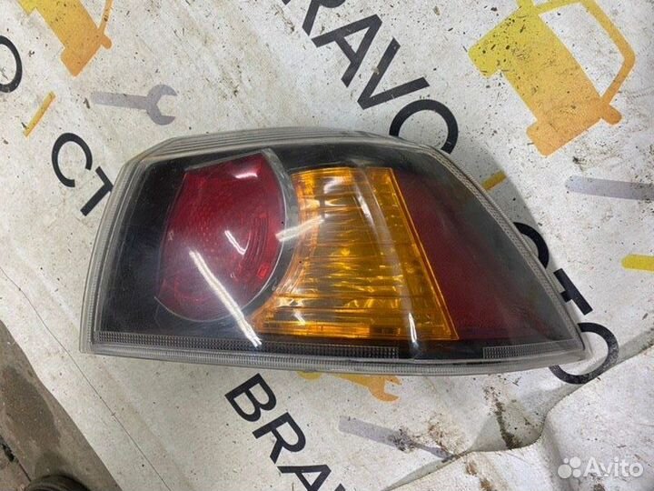 Фонарь задний правый Mitsubishi Lancer 10 2011