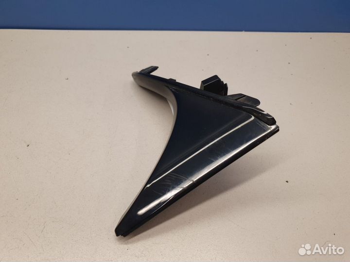 Спойлер двери багажника правый Nissan Qashqai J11E