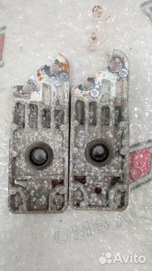 Кронштейн радиатора нижний Astra J