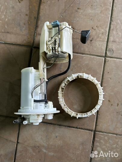 Бензанасос toyota corolla 150