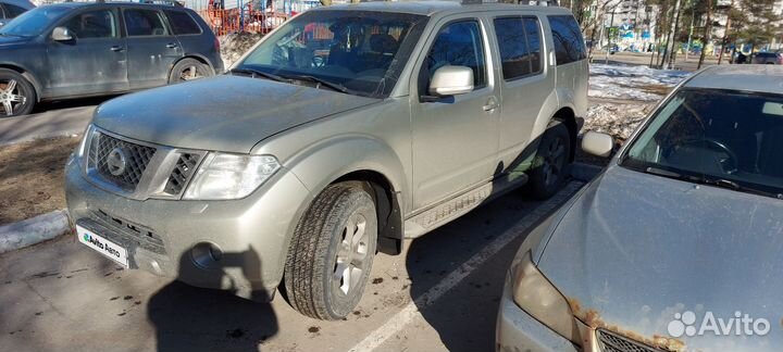 Nissan Pathfinder 2.5 AT, 2011, 299 000 км
