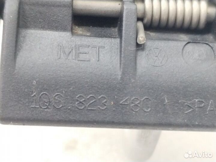 Крюк замка капота Volkswagen Golf 6