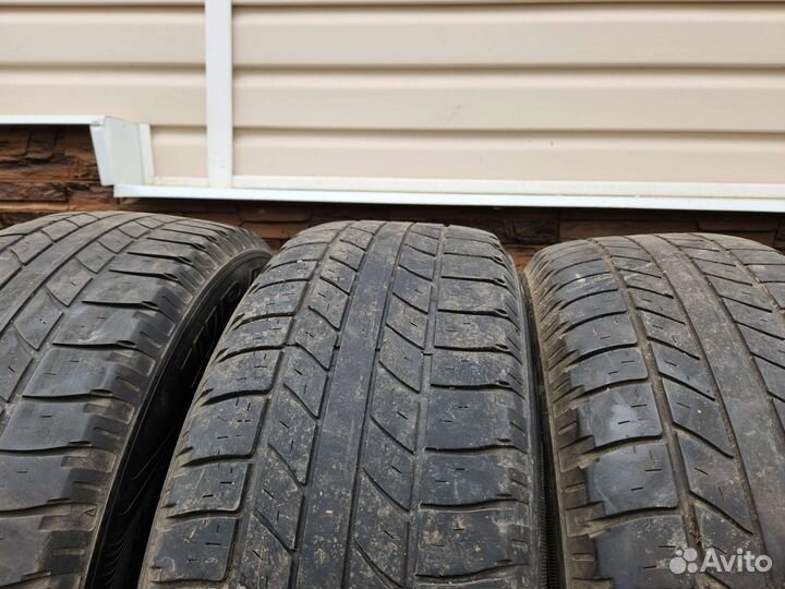 Goodyear Wrangler HP All Weather 235/65 R17 104V
