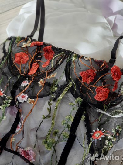 Корсет кружевной