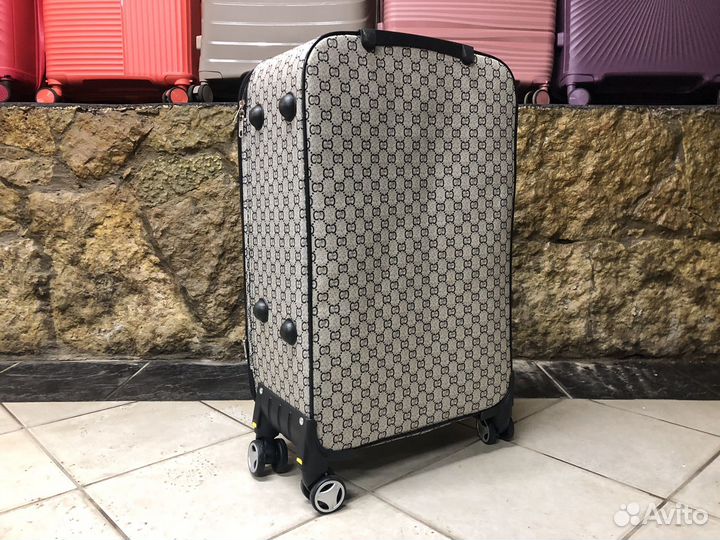 Чемодан средний тканевый М