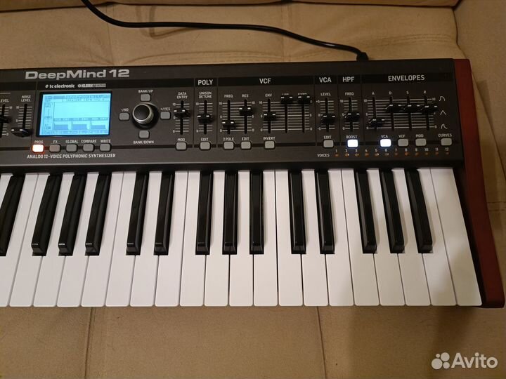 Синтезатор Behringer Deepmind 12
