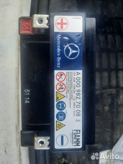 Аккумулятор автомобильный на mercedes