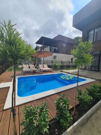 Дом 240 м² на участке 5 сот.