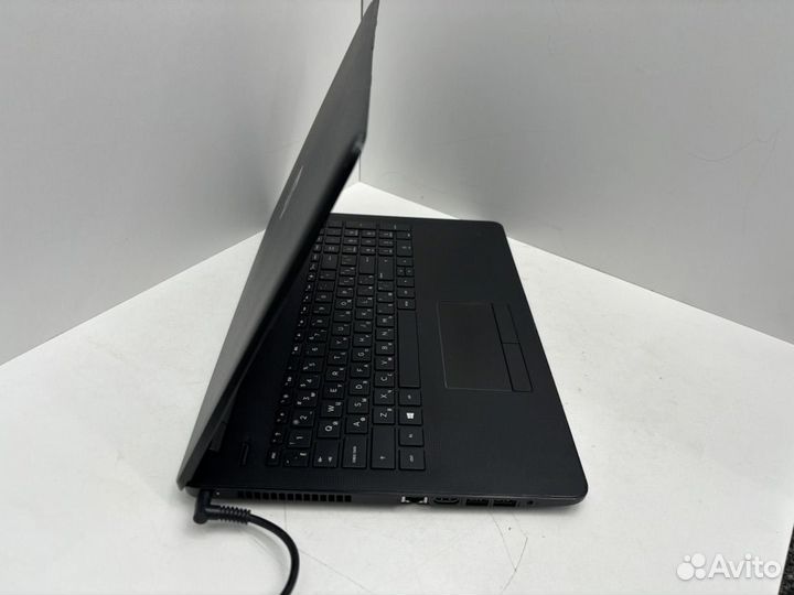 Ноутбук HP 15-rb064ur