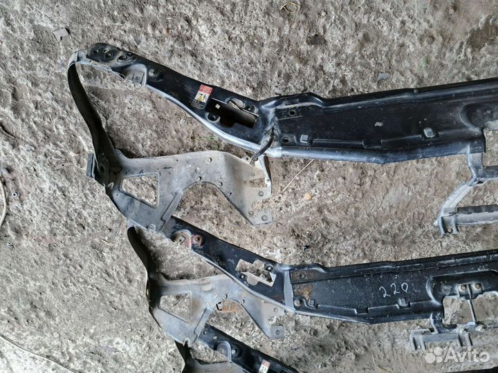 Рамка радиатора Mercedes w220