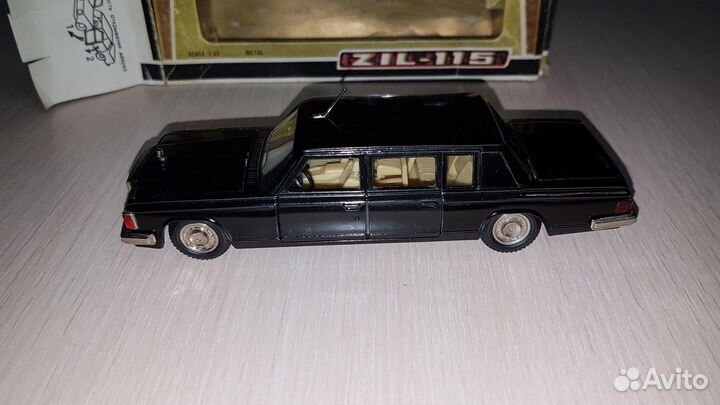 Модель авто СССР ЗИЛ-115 А42 с антенной