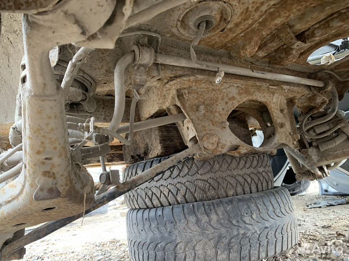 Задняя балка подрамник задний RAV4 xa20