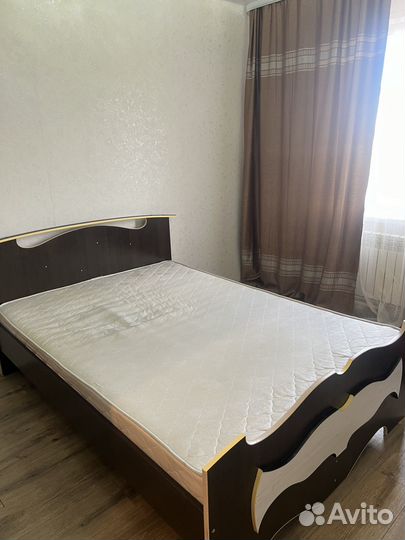 Кровать двухспальная с матрасом бу 140 200