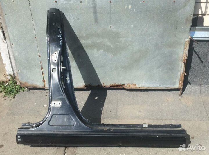 Стойка кузова средняя правая Toyota Allion ZZT240