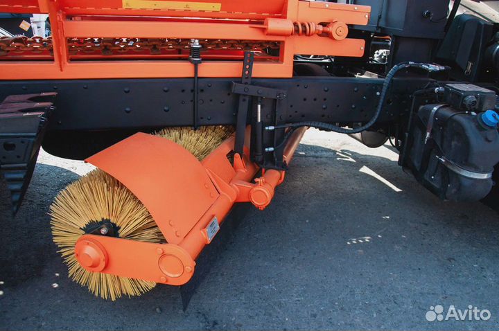 Комбинированная дорожная машина Р-65115