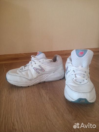 Кроссовки женские NB