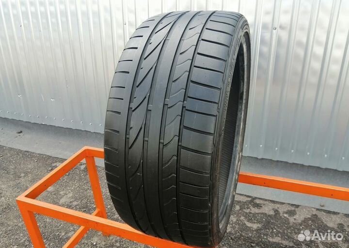 Bridgestone Potenza RE050A 235/35 R19 103P