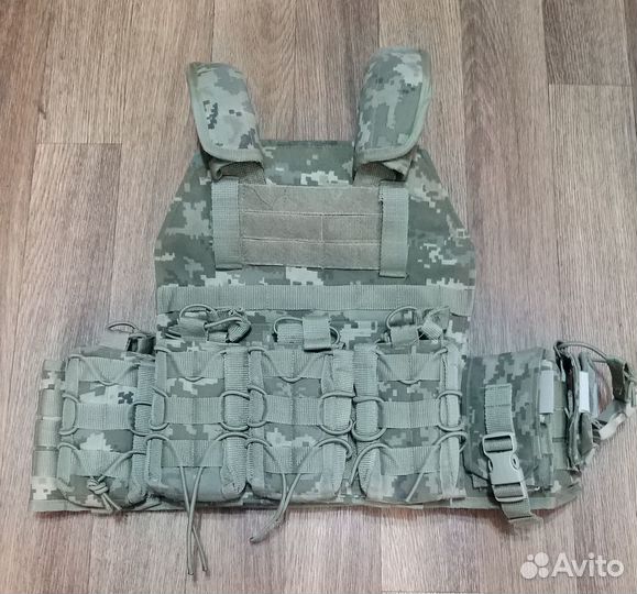 Жилет разгрузочный с подсумками