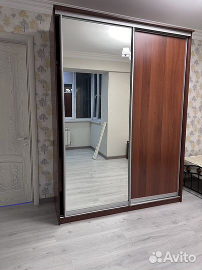 Шкаф купе с зеркалом