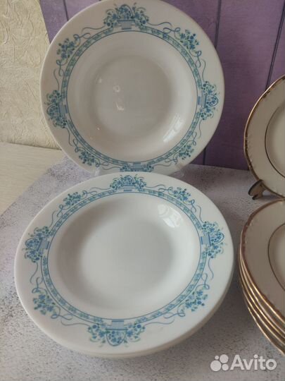 Наборы тарелок разные