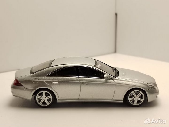 Mercedes benz CLS-class minichamps 1/43