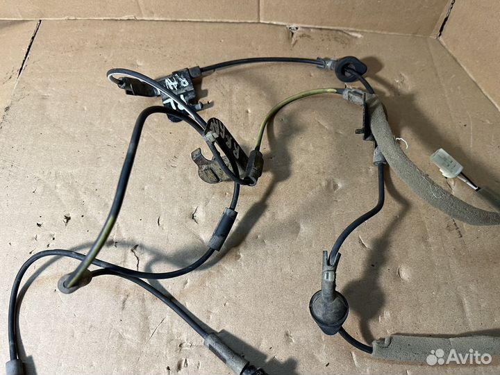 Задний датчик Правый Абс Toyota RAV4 30 рестайлинг