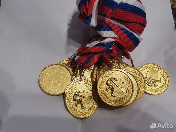 Медали сувенирные 189 шт. новые