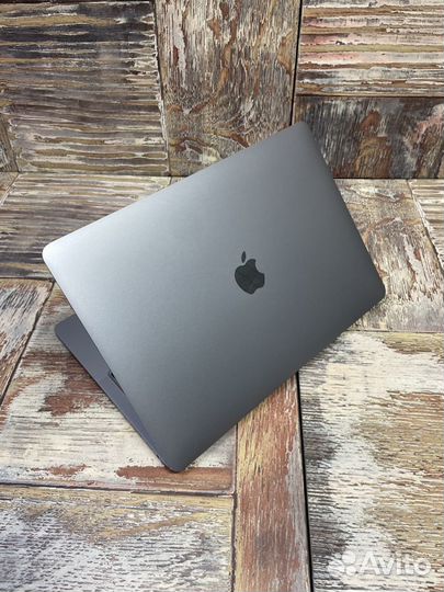 Apple MacBook Pro 13 i7 (2020)