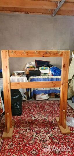 Вешалка деревянная