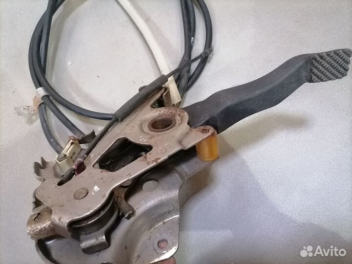 Рычаг ручника ножной Dodge Intrepid 1998-2004