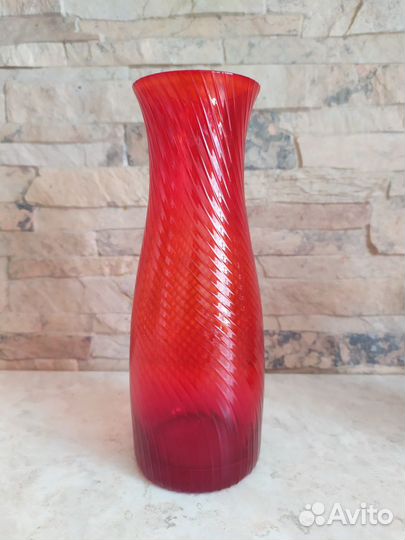 Ваза кувшин красное рубиновое рифленое стекло СССР