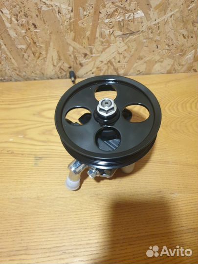 Насос гидроусилителя Toyota Land Cruiser 100 98-02