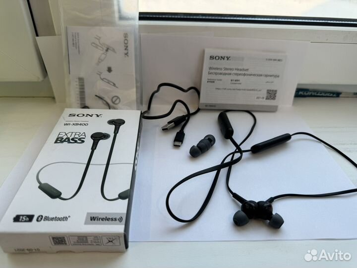 Беспроводные наушники Sony WI-XB400