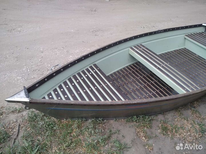 Продаю лодку
