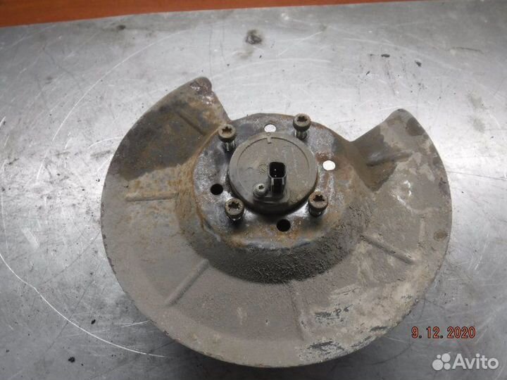 Ступица задняя левая Ford Focus 2 hxdb 2006