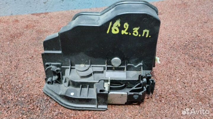 Замок двери задний правый Bmw F30