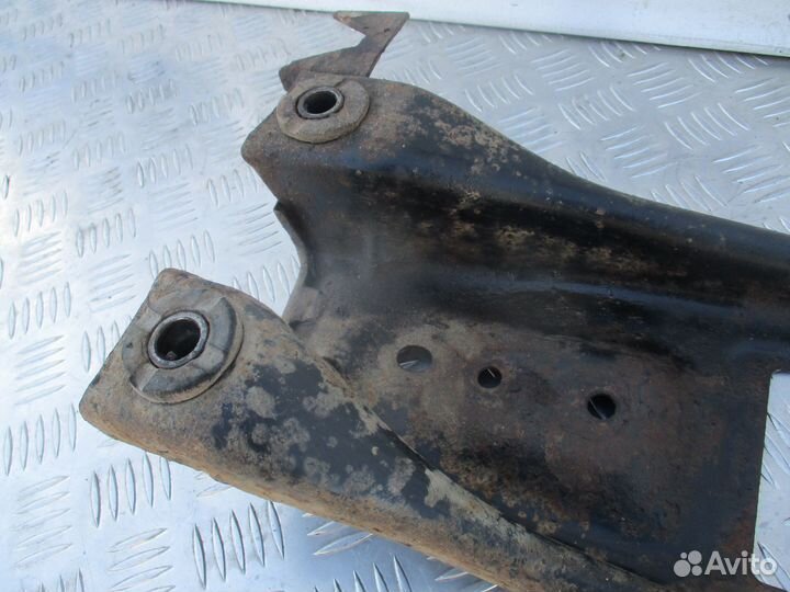 Балка передняя продольная Mazda Demio 2000г