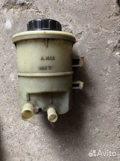 Бачок гидроусилителя Logan 2005-2014 8200005185